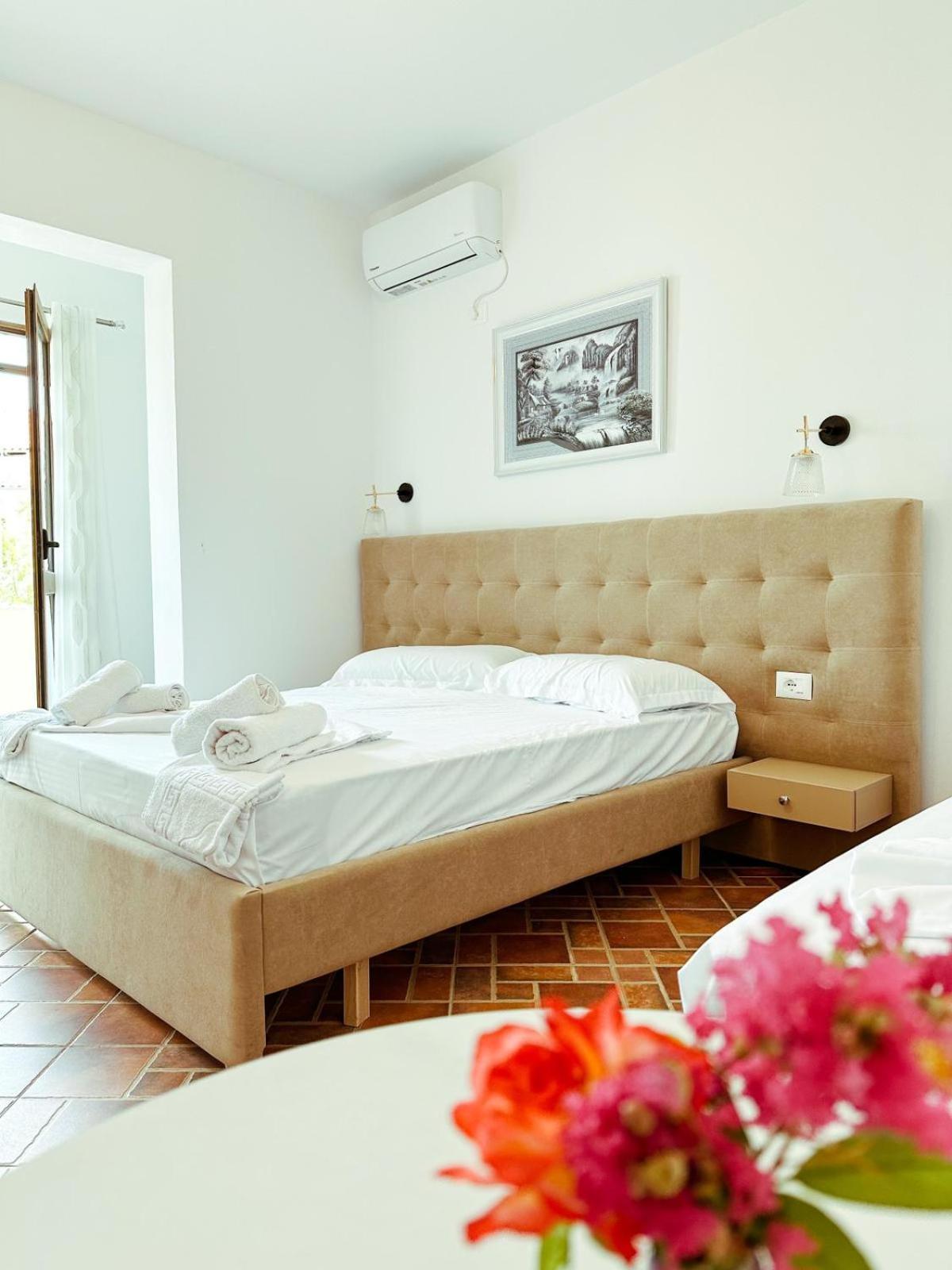 Vizion Hotel Shkodër Buitenkant foto