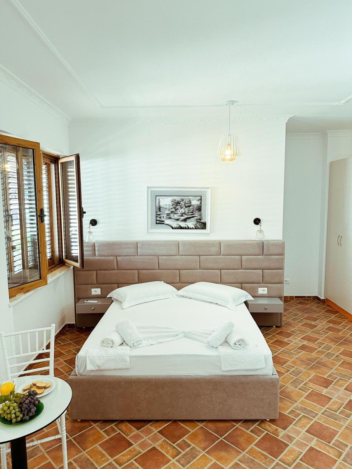 Vizion Hotel Shkodër Buitenkant foto